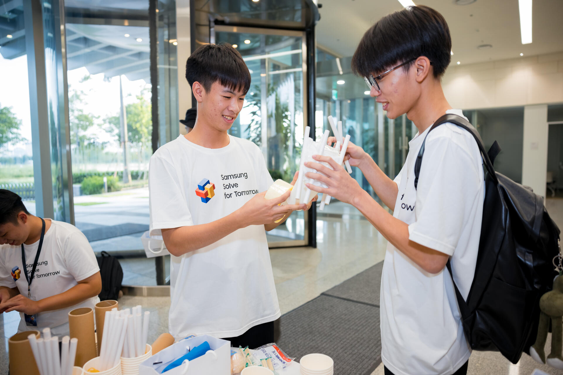 Hành trình đầy cảm hứng của Top 20 Solve for Tomorrow 2024: Sẵn sàng chinh phục vòng chung kết