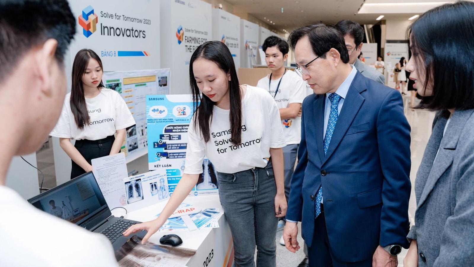 Giải mã giải thưởng 8 tỷ đồng từ sân chơi công nghệ Solve for Tomorrow 2024