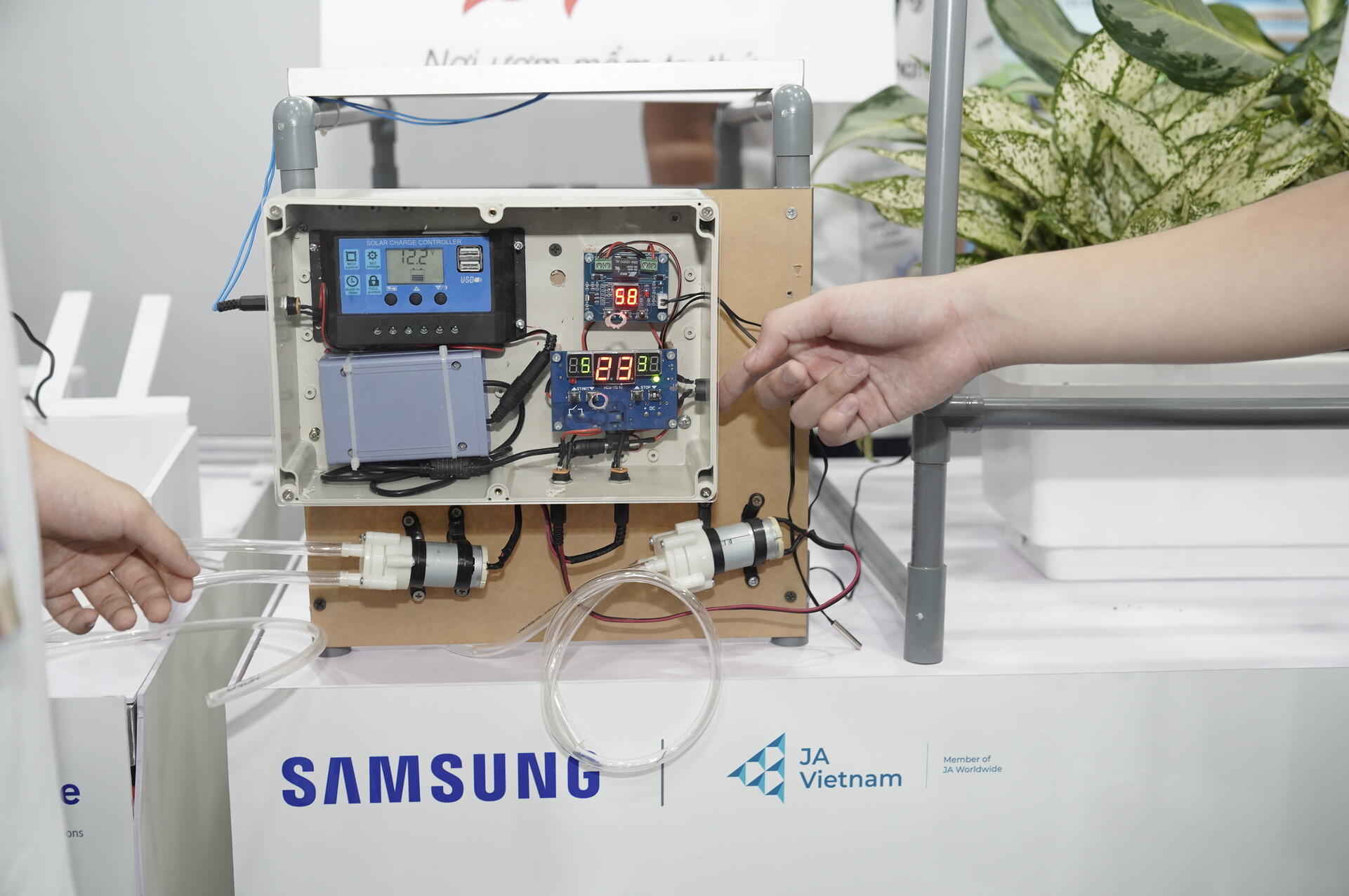 Sau gần 3 tháng khởi động, Solve for Tomorrow chứng tỏ sức hút không tưởng với 2266 ý tưởng từ hơn 35.000 học sinh