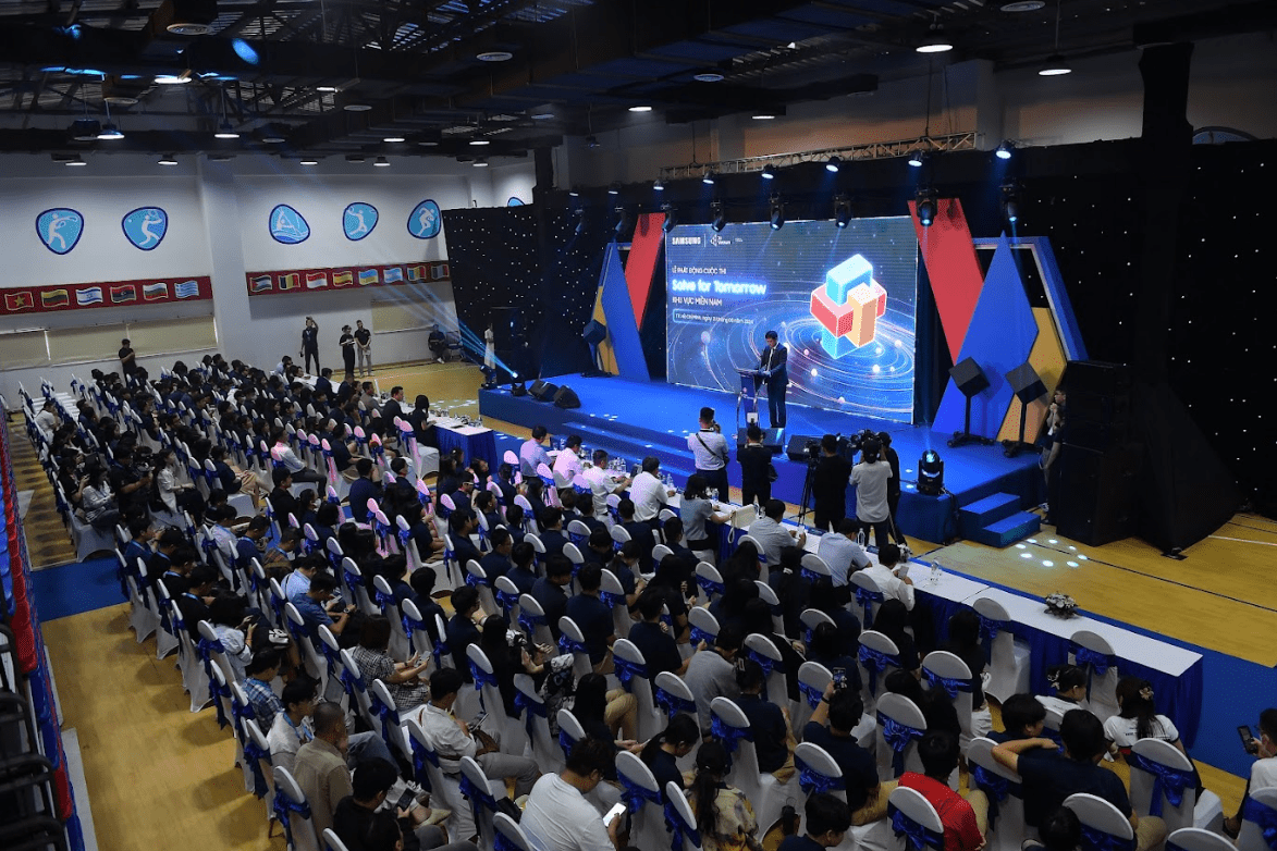 8000km, 3 miền đất nước: chuyến xe bus độc đáo lan tỏa STEM tới hàng triệu học sinh cả nước