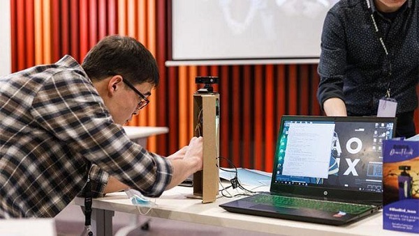 Sẵn sàng góp sức, Top 40 Solve for Tomorrow 2022 “chạy nước rút” để hoàn thiện giải pháp vì cộng đồng